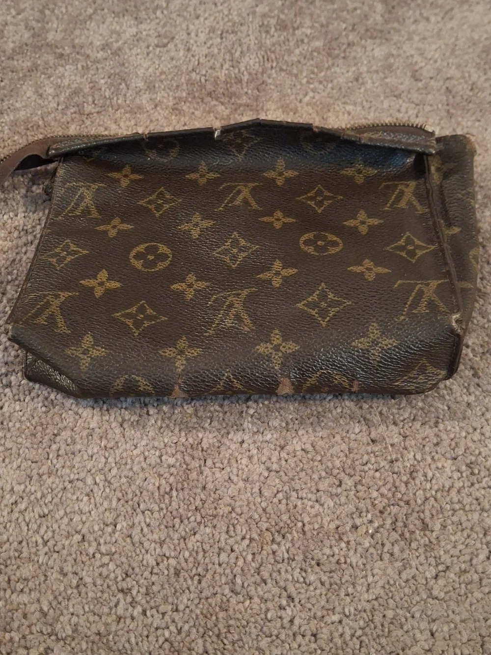 Louis Vuitton classic louis